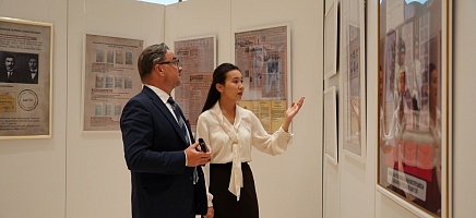 Глава Государственных архивов Польши посетил Архив Президента РК фото галереи 2